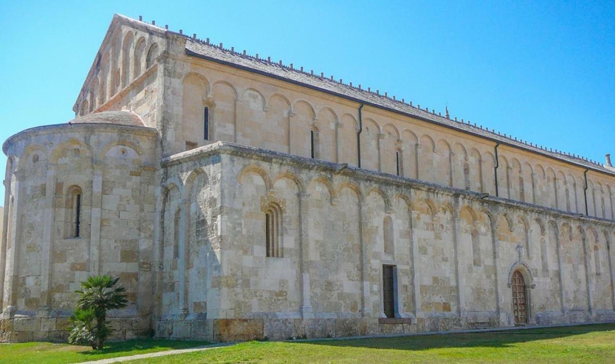 Basilica San Gavino Hotel Porto Torres Exterior photo